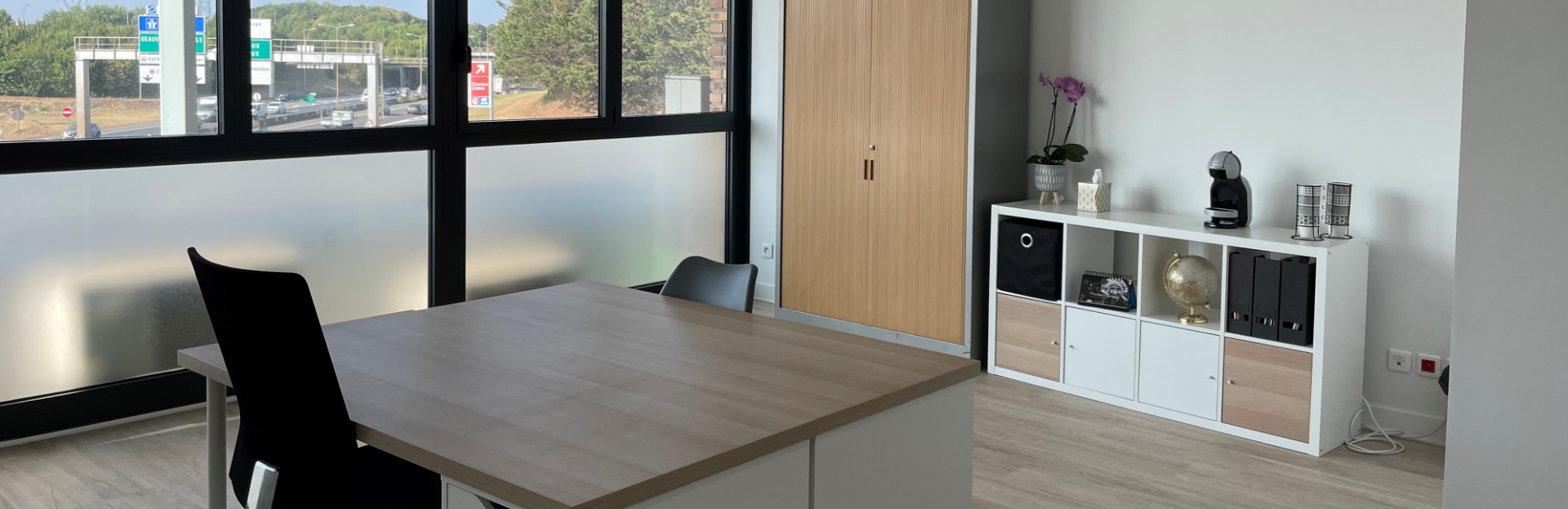 location de bureaux Caen Zen Room cuisine salle de réunion 