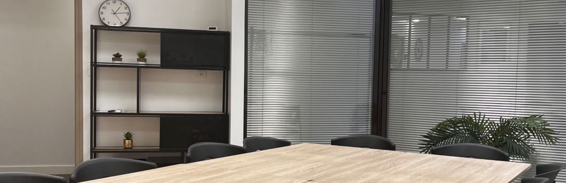 Réunions Caen location Salle de réunion Équipements Flexibilité